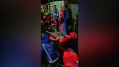 Шесть человек погибли в результате крушения парома у берегов Бали