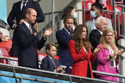 Кейт Миддлтон и принц Уильям взяли сына Джорджа на Евро-2020: Англия выиграла поединок