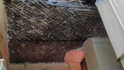 Петербуржцы сообщили об обрушении потолка в одной из квартир в доме Чубакова