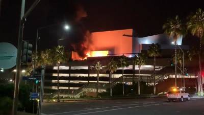 В тематическом парке в США Universal Studios произошел пожар