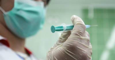 Новая вакцина ФМБА будет защищать от всех мутаций COVID-19