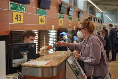 Почти 40 рейсов отменили и задержали в аэропортах Москвы - vm.ru - Москва