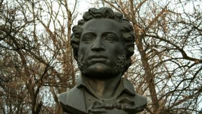 Памятник Пушкину на Молчановке временно перенесли в сад музея поэта