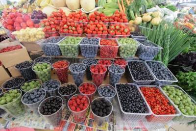 Диетолог предупредила об опасности ранних фруктов и ягод
