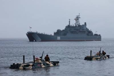 Десантные корабли Тихоокеанского флота России провели учения в Японском море