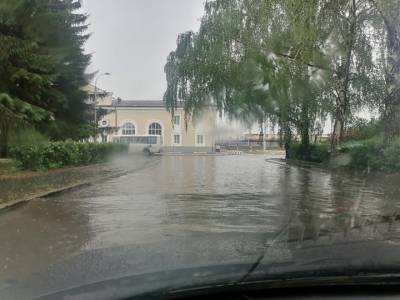 «Вот вам Венеция. Красота!»: Город Башкирии затопило дождя