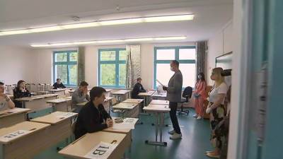 Выпускники 11-х классов начинают сдавать ЕГЭ по русскому языку