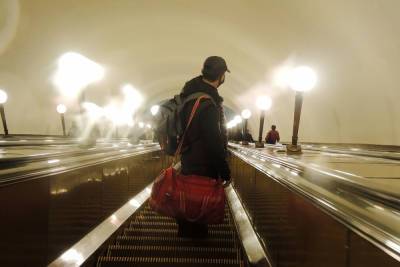 Школьницы‌ ‌задержаны‌ ‌за‌ ‌отключение‌ ‌эскалаторов‌ ‌на‌ ‌станции‌ ‌метро‌ ‌