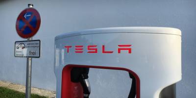 Tesla вернулась к идее открыть собственные рестораны на зарядных станциях