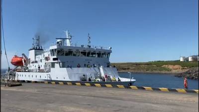 "Адмирал Невельской" впервые добрался до Итурупа с пассажирами