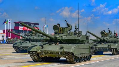 Южный военный округ усилят танками Т-90