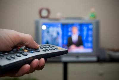 Омбудсмен заявил, что три телеканала не придерживаются доли украинского языка в вечерних эфирах