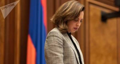 Вице-спикер парламента Армении назвала оппозиционного депутата "идиоткой"