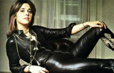 Знаменитая рок-звезда 70-х годов Сьюзи Кватро отмечает сегодня день рождения