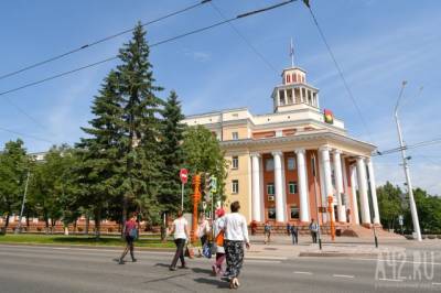Кемеровские власти демонтируют ещё два незаконно размещённых павильона