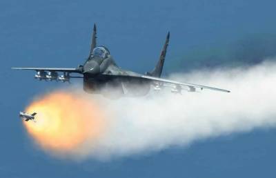 Самолет ВВС США пытался отогнать подлодки ВМФ РФ от кораблей США