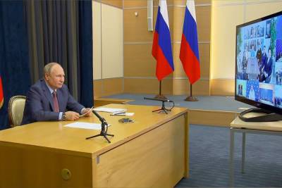 Путин присоединился к ПМЭФ по видеосвязи