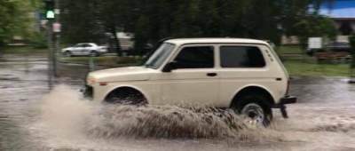 В Славянске из-за дождей затопило дороги и улицы города