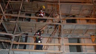 Заложники ТАМА-38: строители разобрали лестницу, и жильцы оказались заперты в квартирах