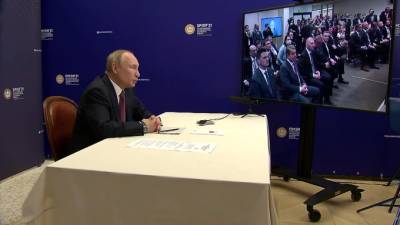 Владимир Путин - Путин: экономика РФ выходит из вызванного пандемией кризиса - piter.tv