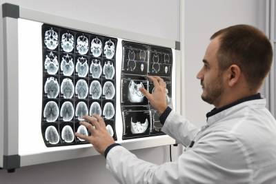 Российские ученые заявили о серьезном воздействии COVID-19 на мозг