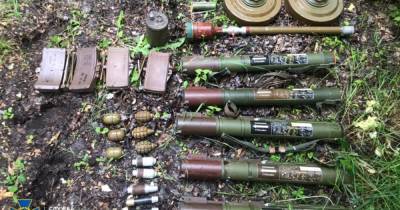 Гранатометы и мины: в Луганской области нашли скрытый арсенал российских наемников