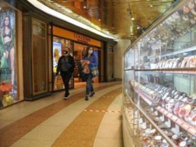 В торговых центрах СЗАО 3 июня выявили свыше 40 нарушителей масочного режима
