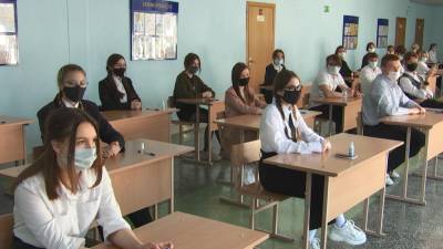 Белорусские школьники сдают выпускные экзамены