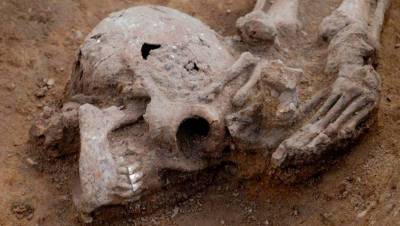 Обезглавленных римскими солдатами мужчин откопали археологи в Англии