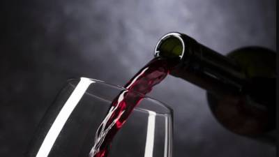 В Колпино изъяли незаконной 165 литров алкогольной продукции