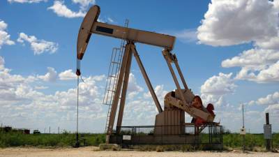 Цена нефти в $65-70 неустойчива, может упасть до $50-55