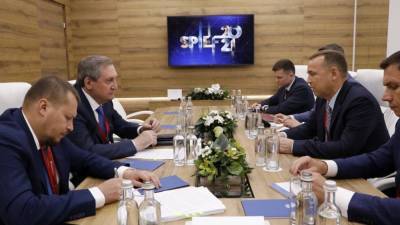 Губернатор Шумков на форуме ПМЭФ встретился с министром энергетики Шульгиновым и министром финансов Силуановым