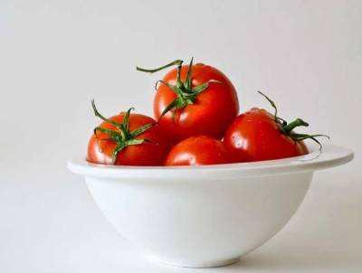 Диетолог-нутрициолог Ксения Пустовая рассказала о пользе и вреде помидоров