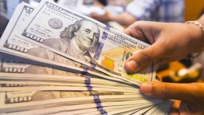 Эксперт прокомментировал планы по сокращению вложений средств ФНБ в доллары