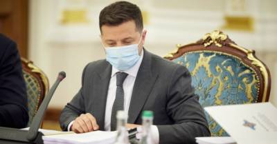 Зеленский вышел на тропу популизма: политологи о президентском законопроекте об олигархах