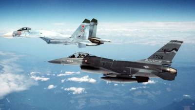 Опасный маневр советского летчика "укротил" самолет-разведчик НАТО