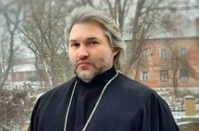 Священник-депутат Порошенко угодил в скандал из-за абортов