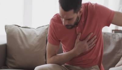 4 признака приближающегося инфаркта: кардиологи рассказали, что делать