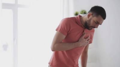 4 ознаки наближення інфаркту: кардіологи розповіли, що робити