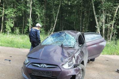 Два автомобиля столкнулись на трассе Неелово - Печки