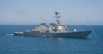 Американский эсминец USS Ross заметили у Крыма с украинским кораблем