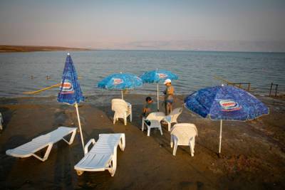 65-летний турист умер во время купания на Мертвом море