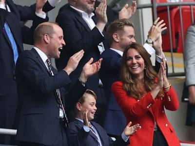 Принц Уильям эмоционально болел за сборную Англии с Кейт Миддлтон: вскочил и выкрикнул