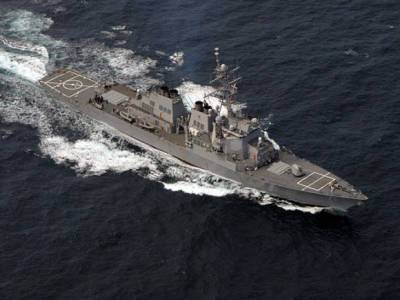 США опровергли сообщения о сворачивании своего эсминца к Крыму