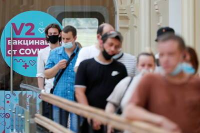 Большинство привитых россиян захотели повторно вакцинироваться от коронавируса