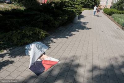 В Польше осуждены студенты, пытавшиеся сжечь плакат с Анджеем Дудой