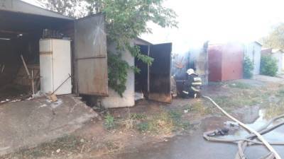 В Трусовском районе Астрахани за сутки сгорели три гаража