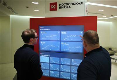 Новая методика расчета валютных фиксингов на Московской бирже вступит в силу с 1 июля