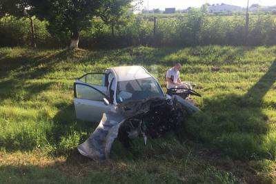 В результате столкновения трех автомобилей на Кубани погибли пять человек