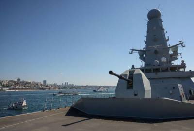 Британская газета назвала действия эсминца HMS Defender у берегов Крыма «глупой выходкой»